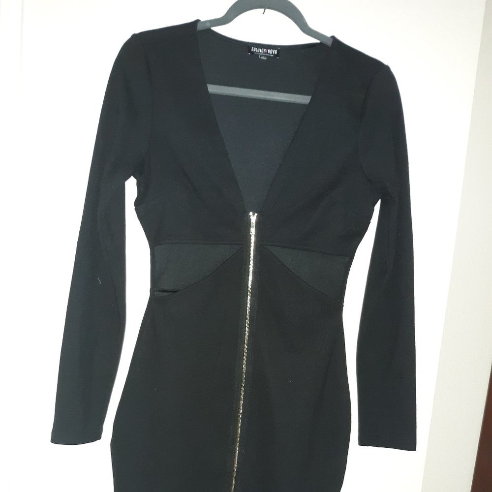 Woman's Black Zippered Dress Size Large